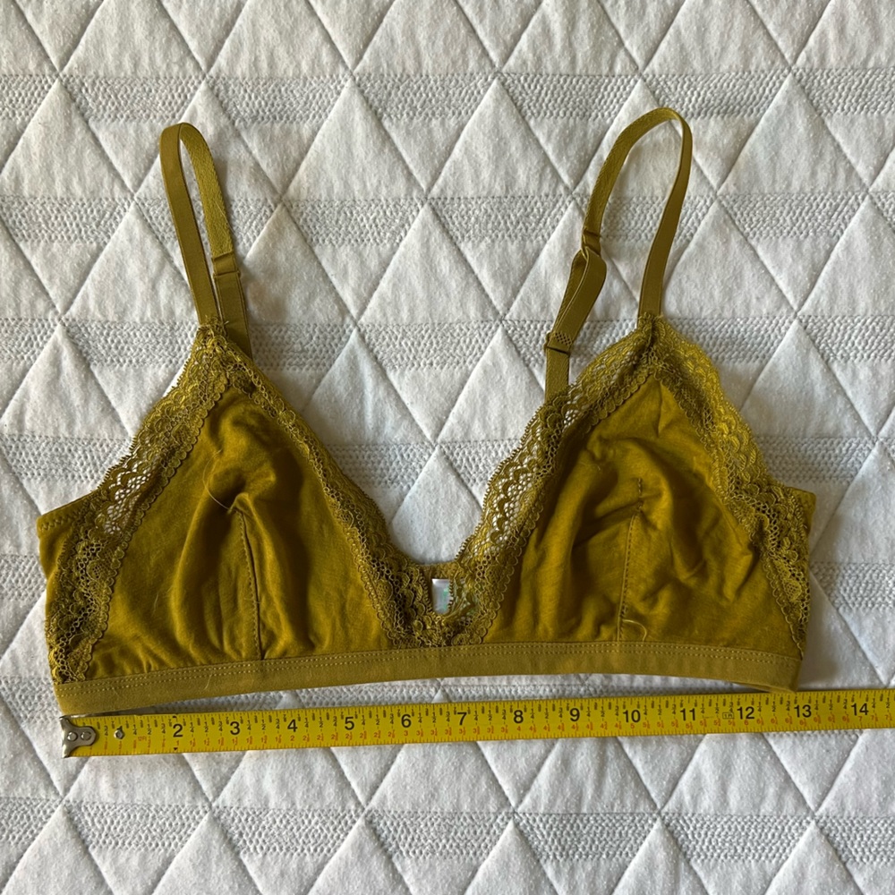 NWOT Olive green bralette, L